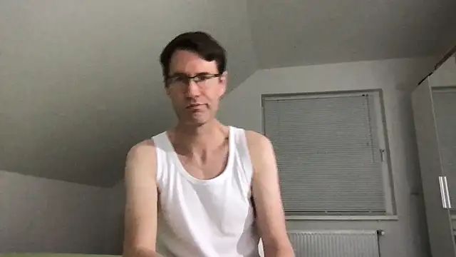 zxzx cam1 online show from 01/16/26, 05:17