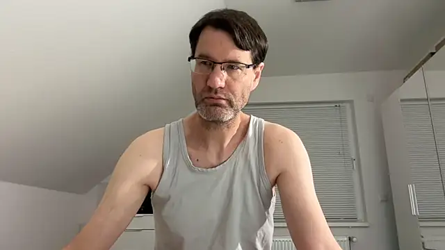 zxzx cam1 online show from 05/12/26, 07:16