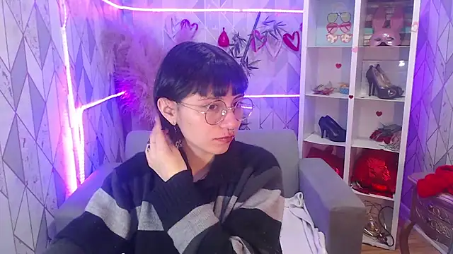 charlottemoonxz online show from 10/17/25, 08:00