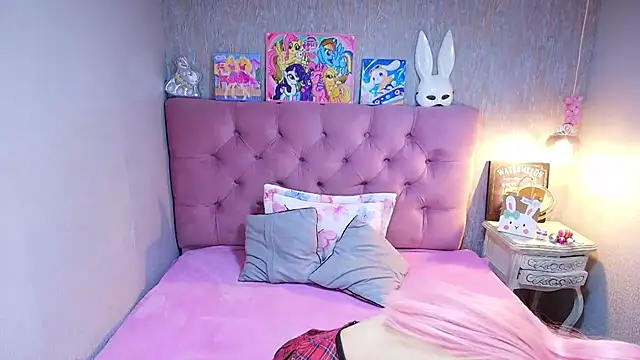 charlottemoonxz online show from 04/05/26, 07:00