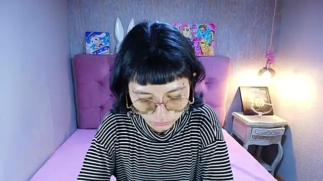 charlottemoonxz online show from 05/13/26, 06:27