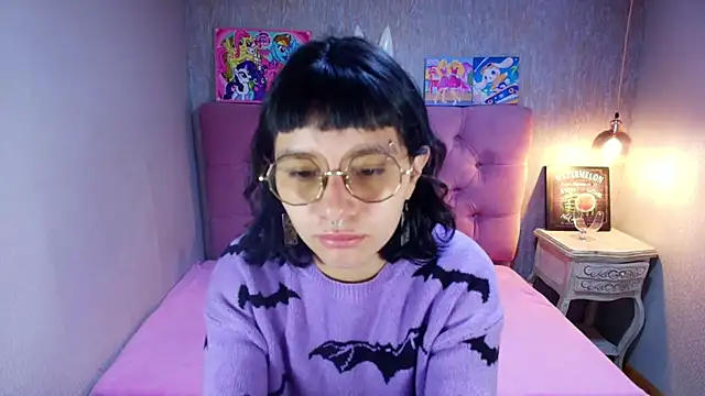 Snapshot of charlottemoonxz chatting on 07/15/26, 06:02 charlottemoonxz online show from 07/15/26, 06:02