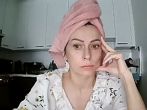 Snapshot of anechka1 chatting on 12/09/24, 03:33 anechka1 online show from 12/09/24, 03:33