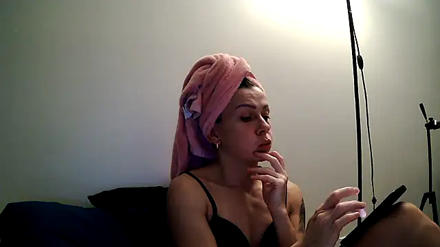 Snapshot of anechka1 chatting on 12/14/25, 09:41 anechka1 online show from 12/14/25, 09:41