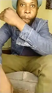 Snapshot of Stallion100 chatting on 12/17/24, 06:42 Stallion100 online show from 12/17/24, 06:42