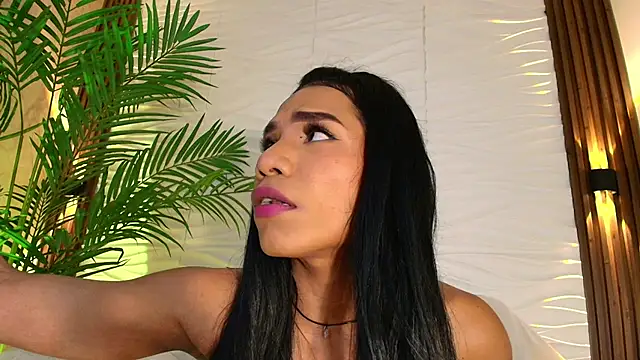 Snapshot of kimberly_Gonzalez1 chatting on 10/14/25, 03:51 kimberly Gonzalez1 online show from 10/14/25, 03:51