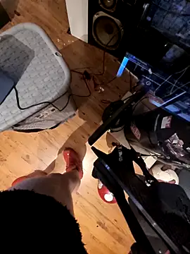 0815lukas2024 online show from 04/27/26, 12:30