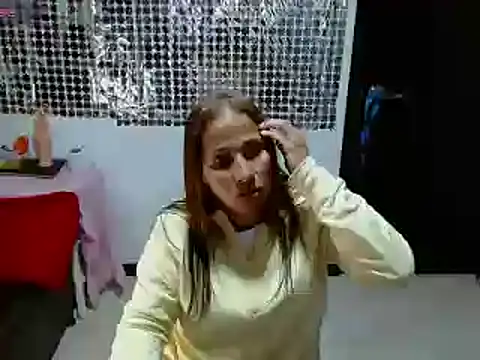 Snapshot of CaroMasha chatting on 02/12/25, 11:20 CaroMasha online show from 02/12/25, 11:20