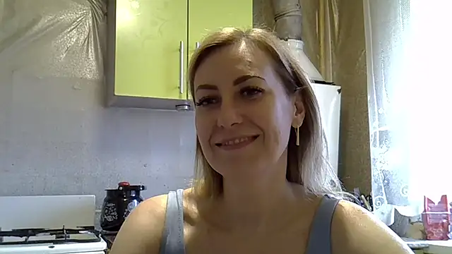 Snapshot of AshleyXHoney chatting on 12/02/24, 08:41 AshleyXHoney online show from 12/02/24, 08:41