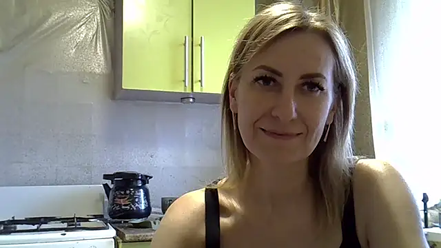 Snapshot of AshleyXHoney chatting on 12/04/24, 08:56 AshleyXHoney online show from 12/04/24, 08:56