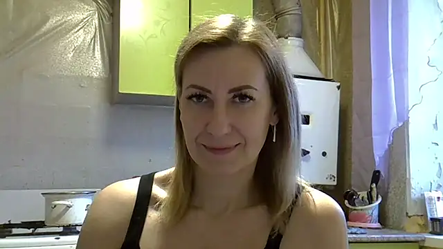 Snapshot of AshleyXHoney chatting on 12/11/24, 06:25 AshleyXHoney online show from 12/11/24, 06:25