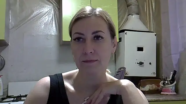 Snapshot of AshleyXHoney chatting on 12/13/24, 05:27 AshleyXHoney online show from 12/13/24, 05:27