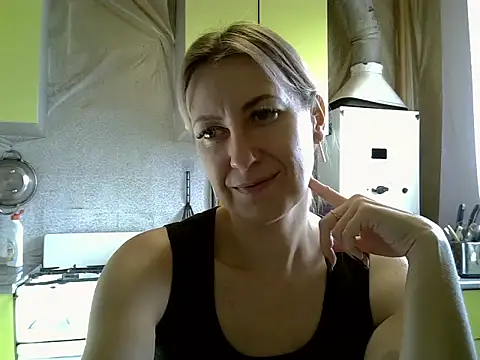 Snapshot of AshleyXHoney chatting on 09/17/25, 05:53 AshleyXHoney online show from 09/17/25, 05:53