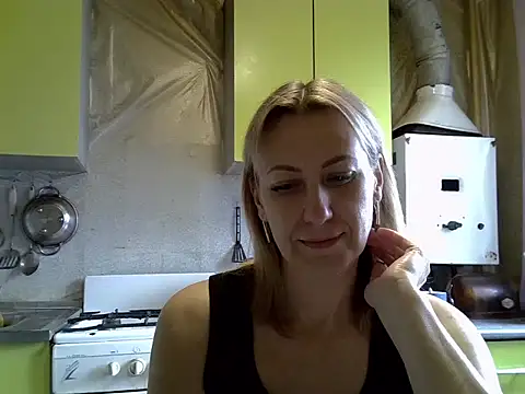 Snapshot of AshleyXHoney chatting on 09/19/25, 07:43 AshleyXHoney online show from 09/19/25, 07:43