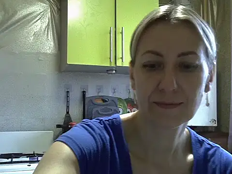 Snapshot of AshleyXHoney chatting on 09/27/25, 06:18 AshleyXHoney online show from 09/27/25, 06:18