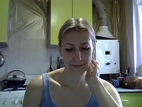 Snapshot of AshleyXHoney chatting on 11/05/25, 07:08 AshleyXHoney online show from 11/05/25, 07:08