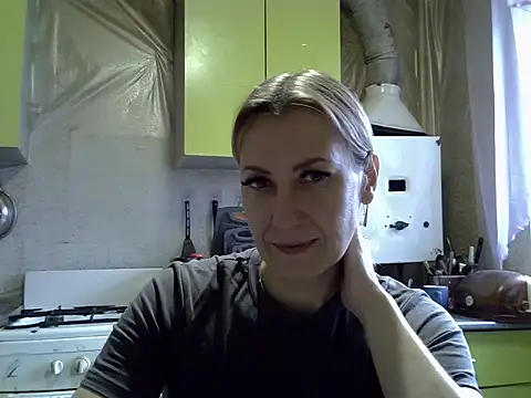 Snapshot of AshleyXHoney chatting on 11/08/25, 06:46 AshleyXHoney online show from 11/08/25, 06:46