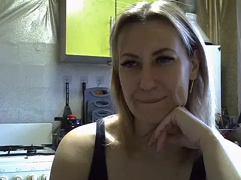 Snapshot of AshleyXHoney chatting on 11/10/25, 07:07 AshleyXHoney online show from 11/10/25, 07:07