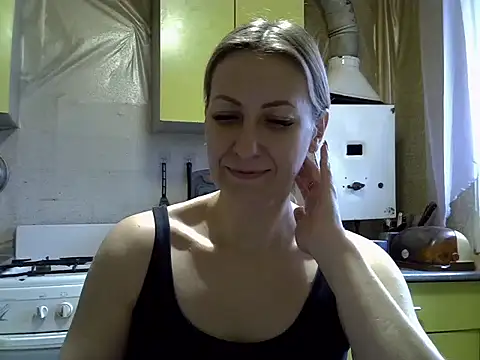 Snapshot of AshleyXHoney chatting on 12/03/25, 07:38 AshleyXHoney online show from 12/03/25, 07:38