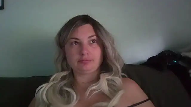 MilfyMrsRobinson online show from 06/17/26, 01:01