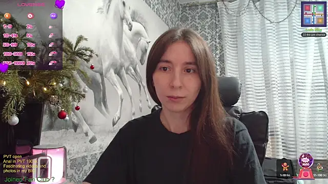 Snapshot of Wowpornoo chatting on 12/17/24, 12:11 Wowpornoo online show from 12/17/24, 12:11