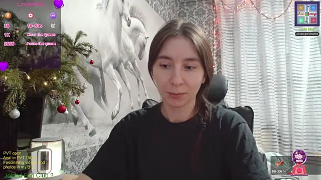 Snapshot of Wowpornoo chatting on 12/18/24, 02:17 Wowpornoo online show from 12/18/24, 02:17