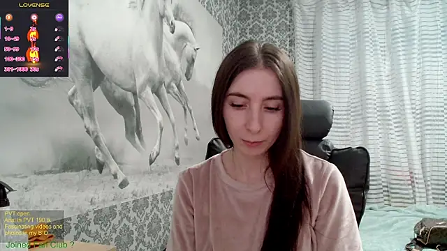 Snapshot of Wowpornoo chatting on 02/25/25, 01:28 Wowpornoo online show from 02/25/25, 01:28