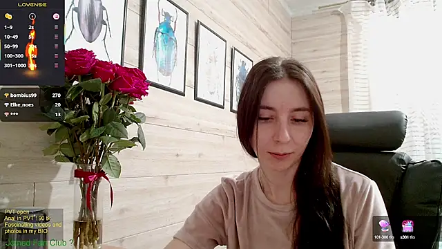 Snapshot of Wowpornoo chatting on 03/12/25, 11:42 Wowpornoo online show from 03/12/25, 11:42