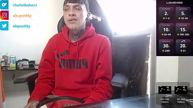 charlotbelucci  online show from 10/23/25, 08:40