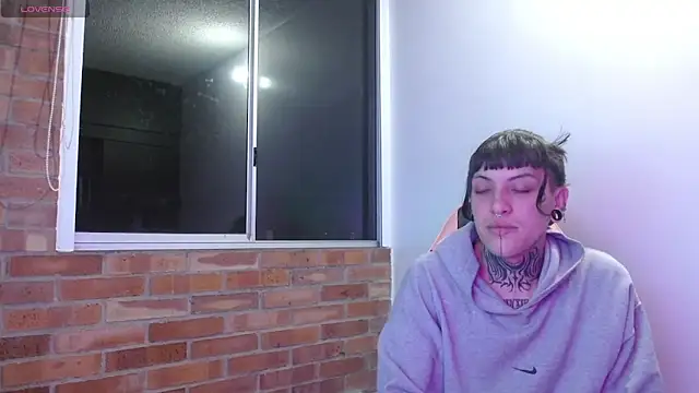 charlotbelucci  online show from 11/09/25, 06:55