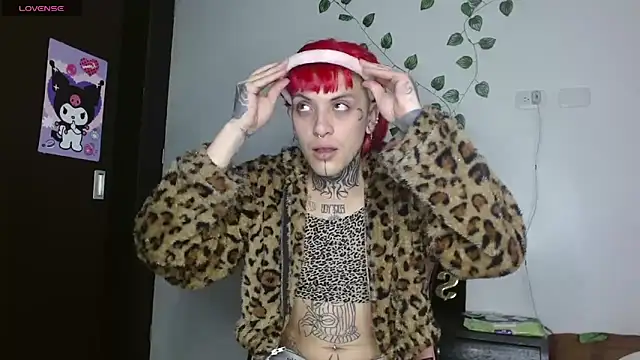 charlotbelucci  online show from 04/09/26, 11:59