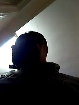 Snapshot of ListedLoin chatting on 11/17/25, 07:30 ListedLoin online show from 11/17/25, 07:30