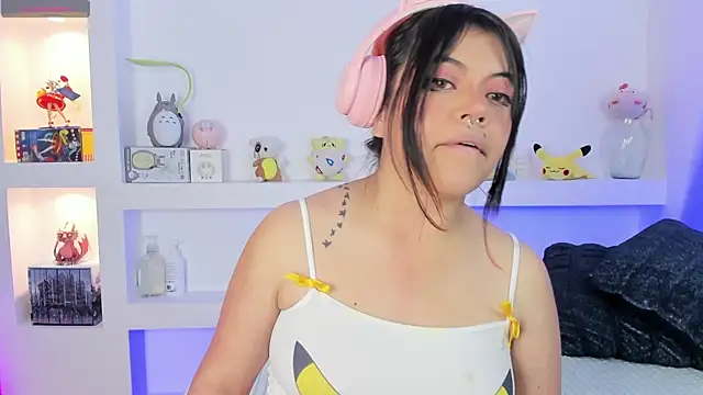 Snapshot of Ahri_Elderwood chatting on 12/27/24, 03:31 Ahri Elderwood online show from 12/27/24, 03:31