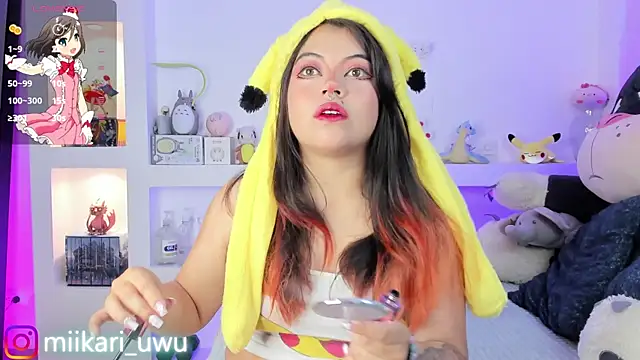 Snapshot of Ahri_Elderwood chatting on 02/11/25, 04:33 Ahri Elderwood online show from 02/11/25, 04:33