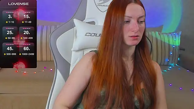 Snapshot of FlamyGold chatting on 11/19/25, 12:10 FlamyGold online show from 11/19/25, 12:10