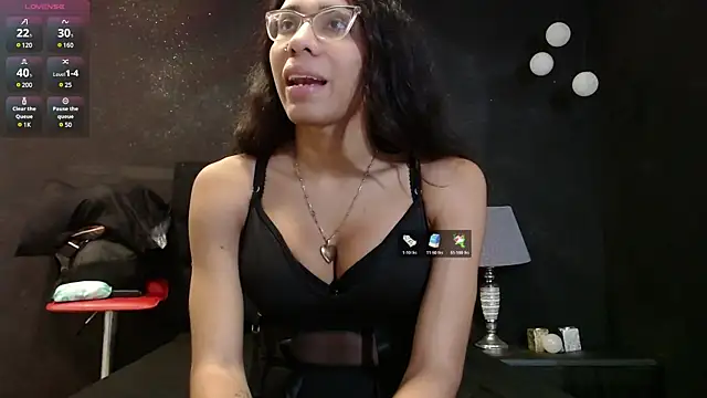 Snapshot of EmilyGomezLS chatting on 03/13/25, 11:30 EmilyGomezLS online show from 03/13/25, 11:30