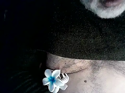 Snapshot of cashot58 chatting on 09/21/25, 01:13 cashot58 online show from 09/21/25, 01:13