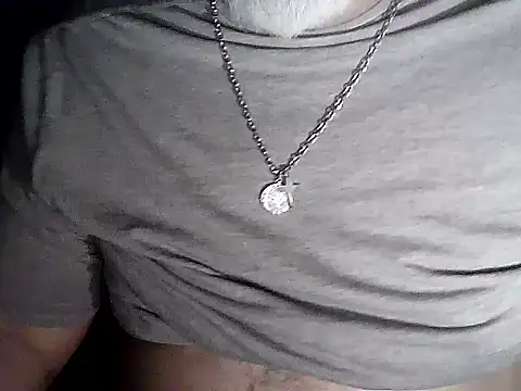 Snapshot of cashot58 chatting on 09/26/25, 01:48 cashot58 online show from 09/26/25, 01:48