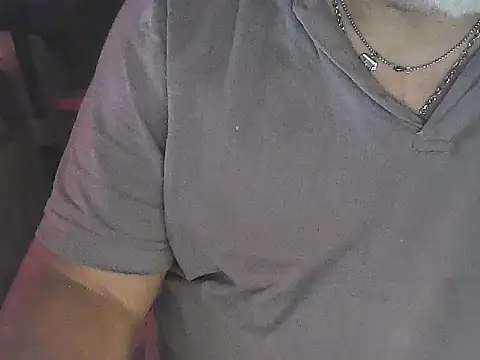 Snapshot of cashot58 chatting on 12/16/25, 02:11 cashot58 online show from 12/16/25, 02:11