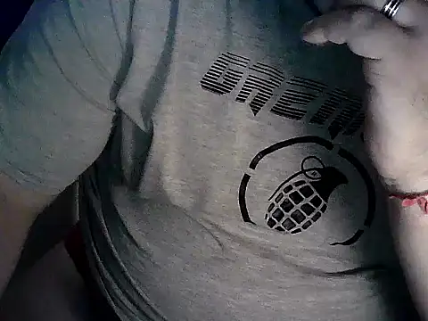 Snapshot of cashot58 chatting on 12/18/25, 04:24 cashot58 online show from 12/18/25, 04:24