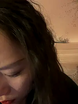 Snapshot of Eliza-E chatting on 01/07/26, 02:08 Eliza-E online show from 01/07/26, 02:08