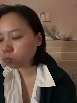 Snapshot of Eliza-E chatting on 02/05/26, 12:48 Eliza-E online show from 02/05/26, 12:48