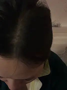 Snapshot of Eliza-E chatting on 02/11/26, 01:10 Eliza-E online show from 02/11/26, 01:10