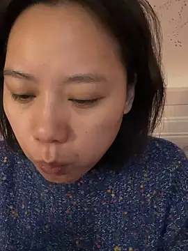 Snapshot of Eliza-E chatting on 02/12/26, 01:22 Eliza-E online show from 02/12/26, 01:22