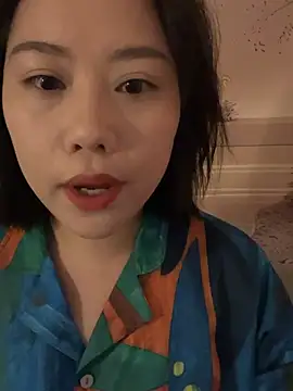 Snapshot of Eliza-E chatting on 02/15/26, 07:51 Eliza-E online show from 02/15/26, 07:51