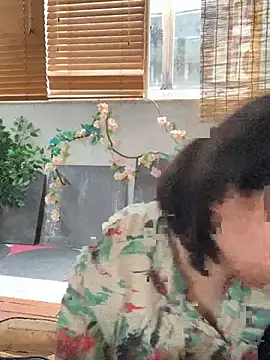 Snapshot of Eliza-E chatting on 03/01/26, 12:01 Eliza-E online show from 03/01/26, 12:01