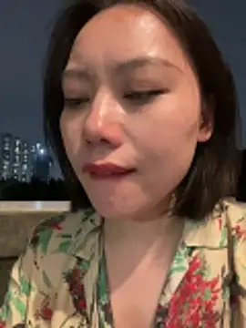 Snapshot of Eliza-E chatting on 03/01/26, 12:18 Eliza-E online show from 03/01/26, 12:18