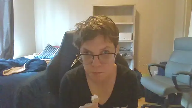 KaliSnow199623 online show from 09/12/25, 08:20