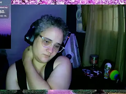 lolalicious 758 online show from 09/19/25, 11:33