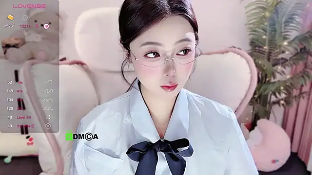 Snapshot of Ubela_7 chatting on 10/05/25, 03:32 Ubela 7 online show from 10/05/25, 03:32